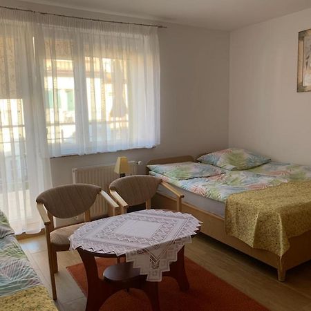 Pokoje Goscinne Matros ウストロニエ・モルスキエ エクステリア 写真